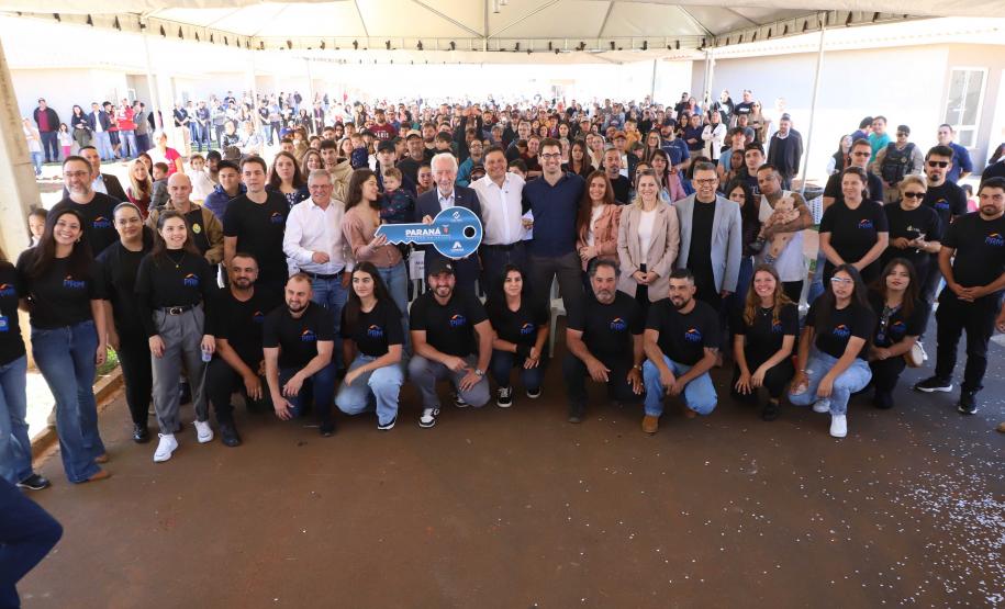 Casa Fácil Paraná: Darci Piana entrega casas para 292 famílias de Ponta Grossa