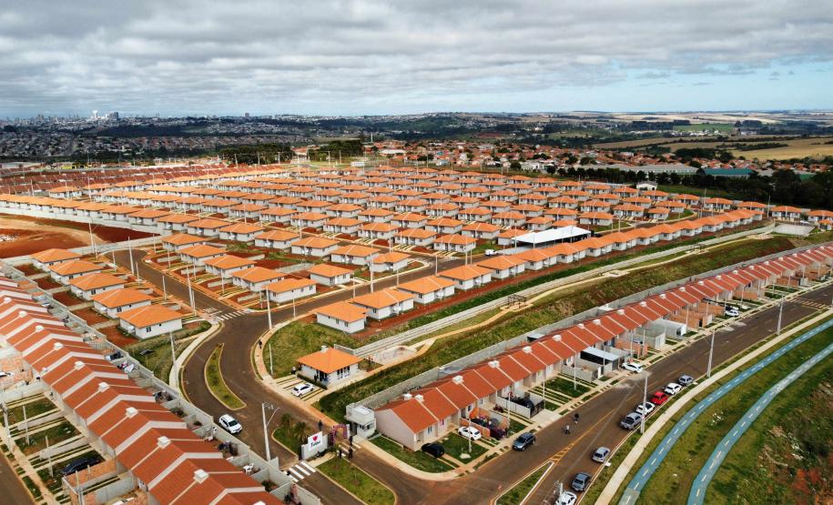 Casa Fácil Paraná: Darci Piana entrega casas para 292 famílias de Ponta Grossa