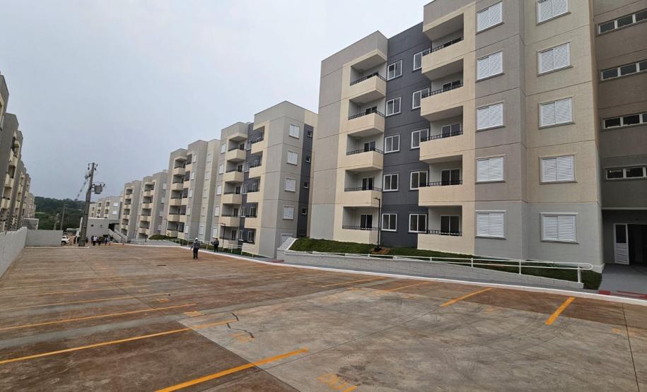 Com aporte estadual de R$ 2,33 milhões, 200 famílias de Maringá conquistam imóveis próprios