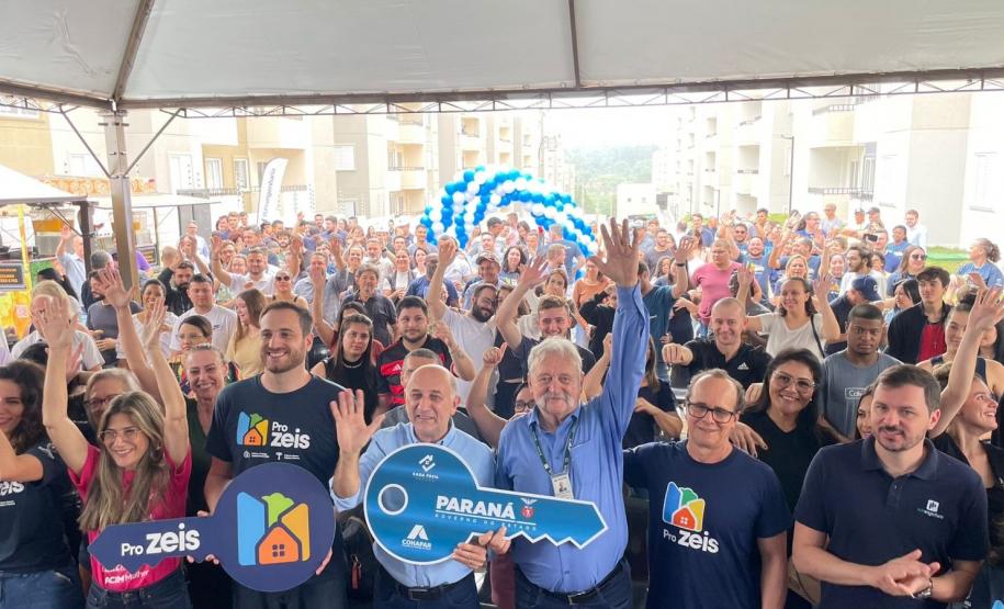 Com aporte estadual de R$ 2,33 milhões, 200 famílias de Maringá conquistam imóveis próprios