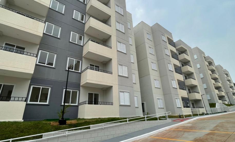 Com aporte estadual de R$ 2,33 milhões, 200 famílias de Maringá conquistam imóveis próprios