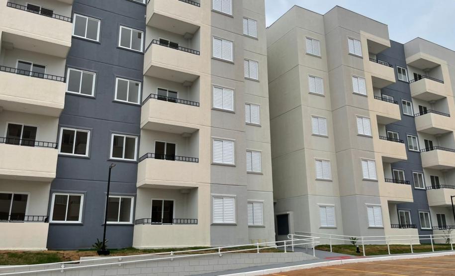 Com aporte estadual de R$ 2,33 milhões, 200 famílias de Maringá conquistam imóveis próprios