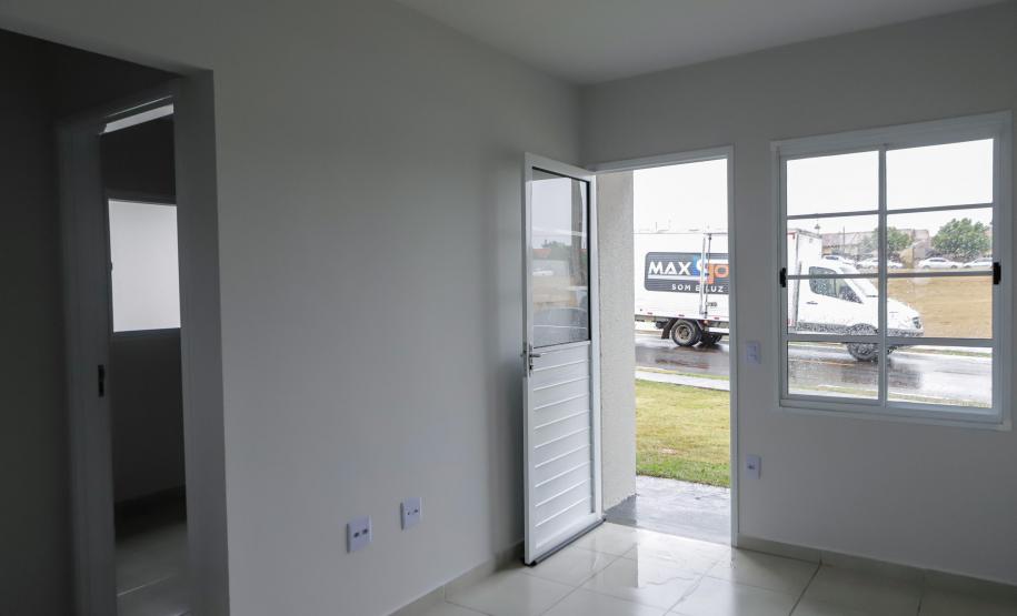 532 famílias de Cafelândia e Nova Aurora recebem as chaves da casa própria