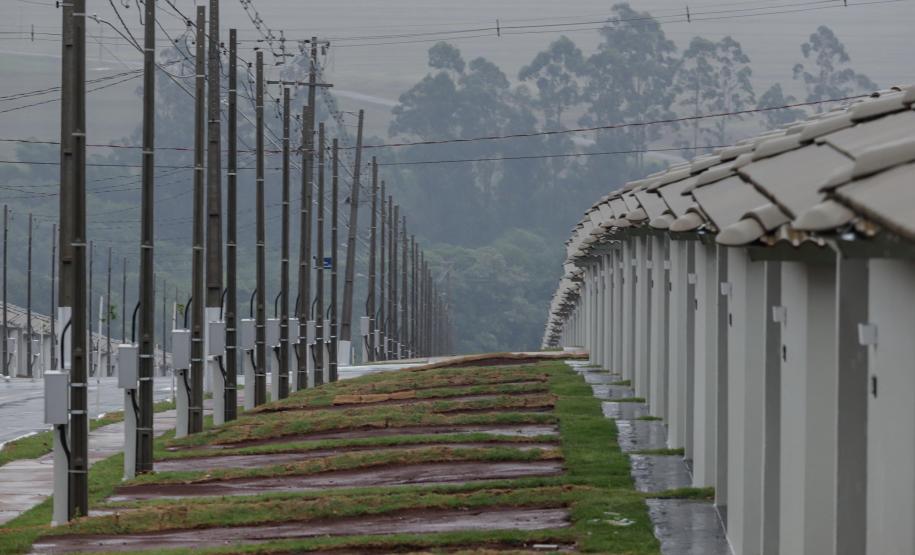 532 famílias de Cafelândia e Nova Aurora recebem as chaves da casa própria