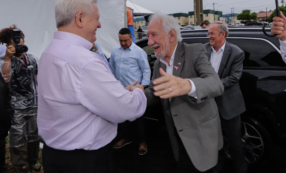 532 famílias de Cafelândia e Nova Aurora recebem as chaves da casa própria