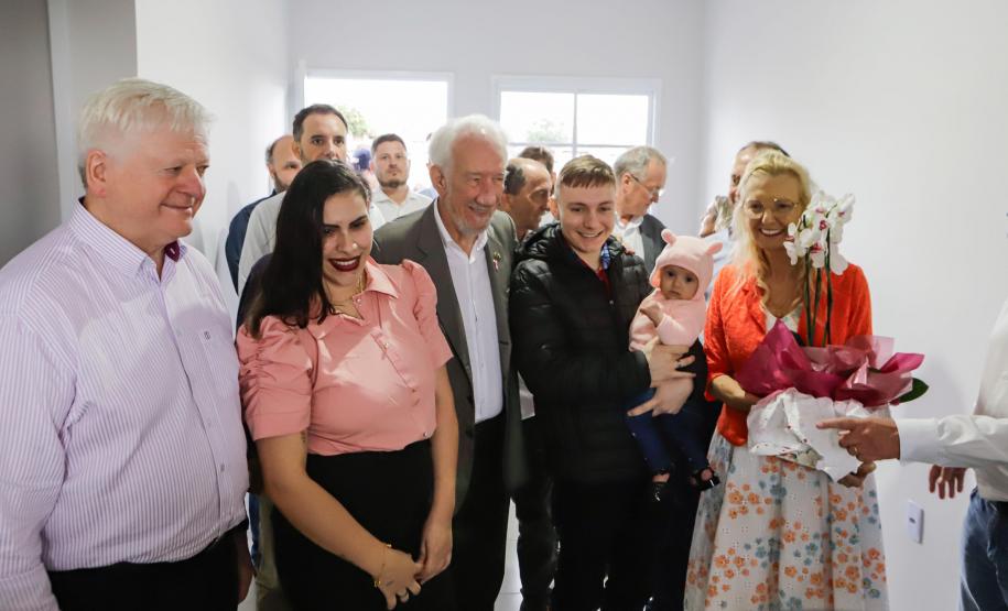 532 famílias de Cafelândia e Nova Aurora recebem as chaves da casa própria