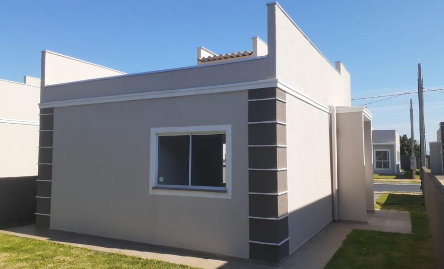 Com recursos estaduais, Cohapar entrega residencial com 47 novas casas em Foz do Iguaçu