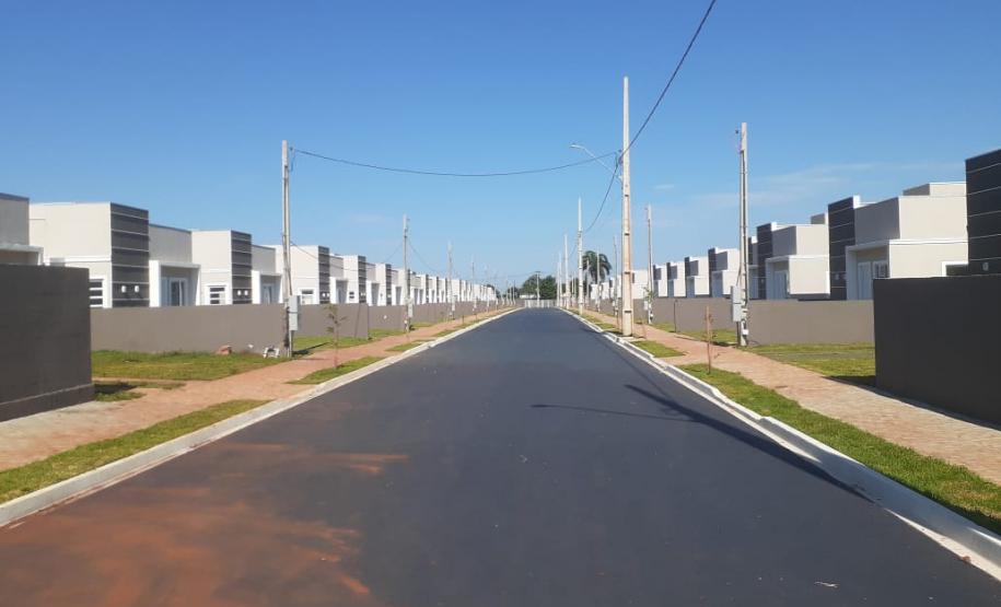Com recursos estaduais, Cohapar entrega residencial com 47 novas casas em Foz do Iguaçu