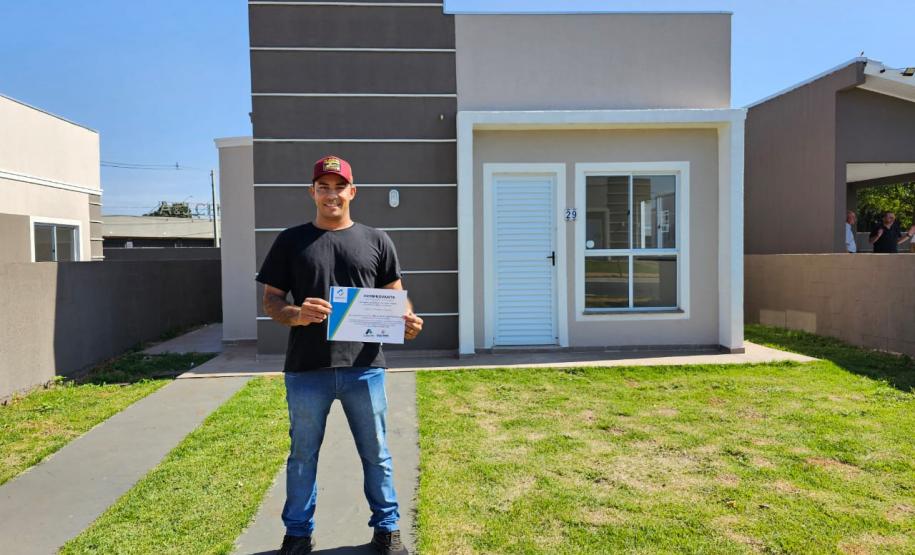 Com recursos estaduais, Cohapar entrega residencial com 47 novas casas em Foz do Iguaçu