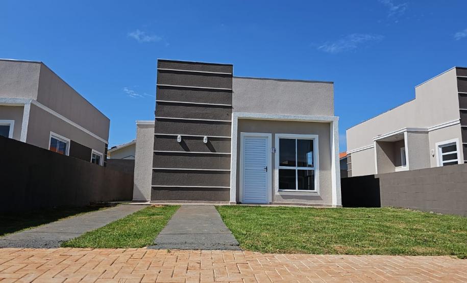 Com recursos estaduais, Cohapar entrega residencial com 47 novas casas em Foz do Iguaçu
