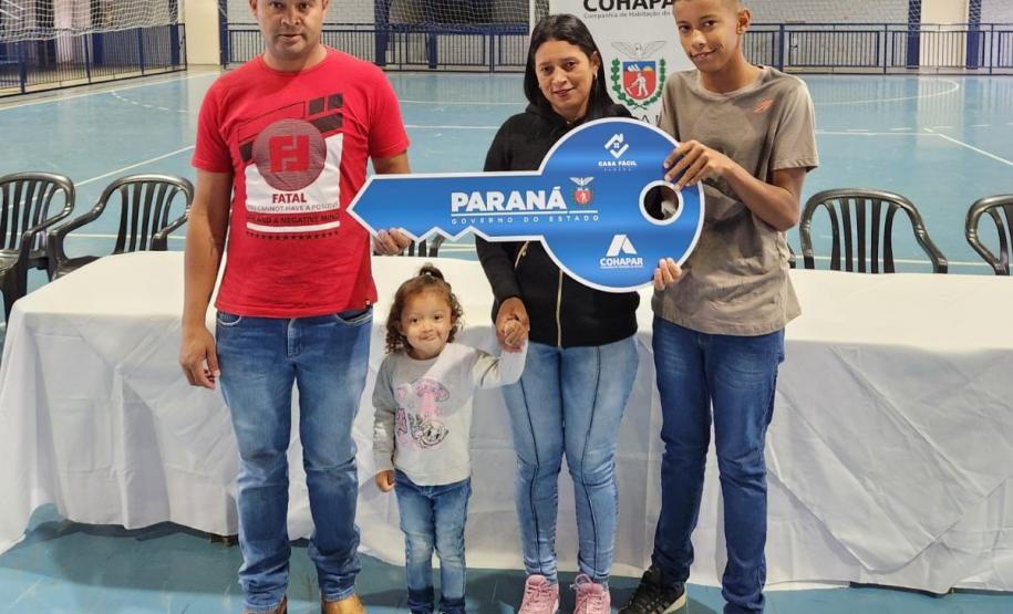 Em Coronel Domingos Soares, 29 famílias recebem moradias financiadas pela Cohapar