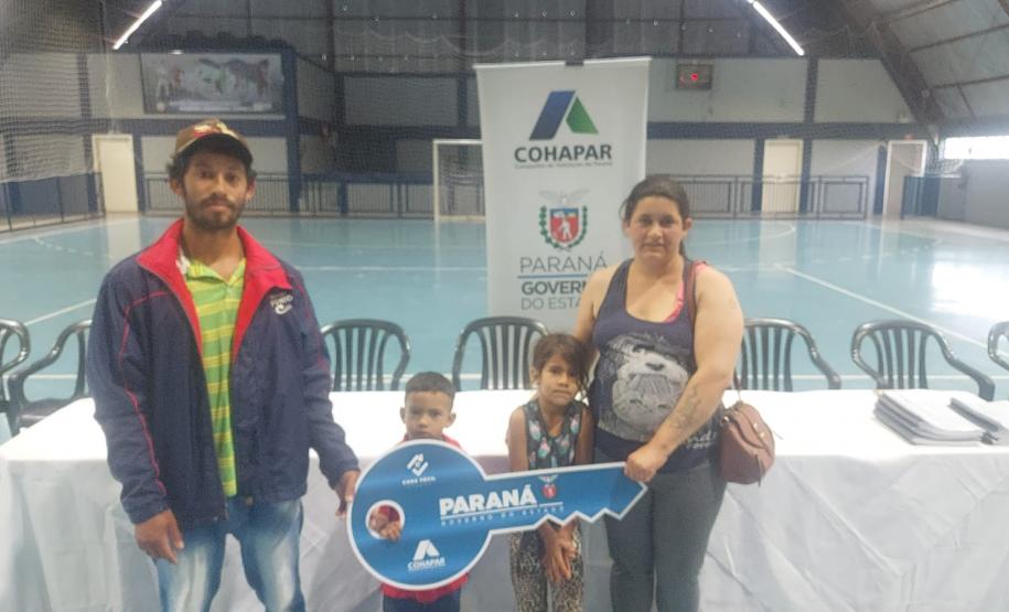 Em Coronel Domingos Soares, 29 famílias recebem moradias financiadas pela Cohapar