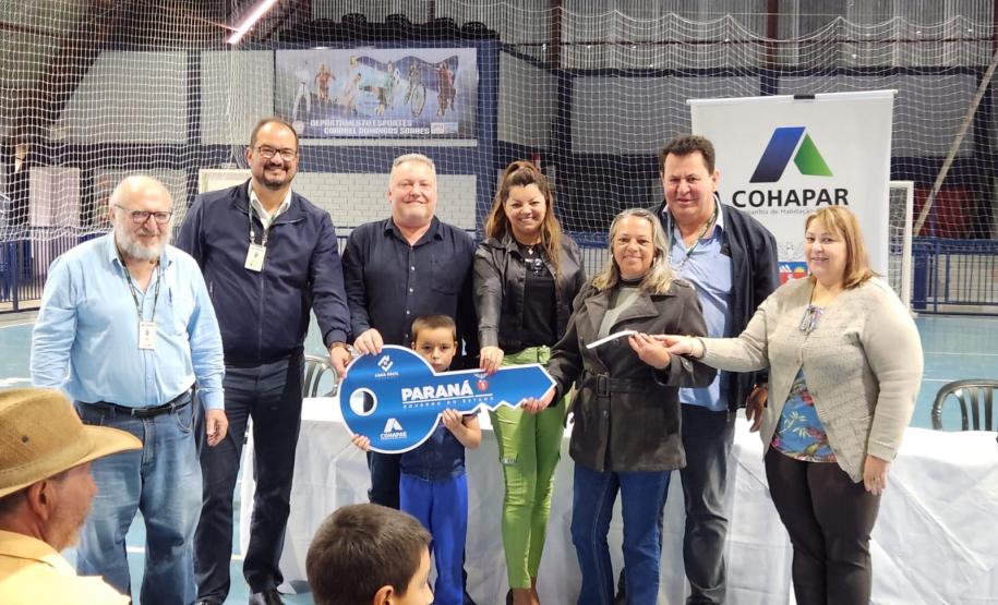 Em Coronel Domingos Soares, 29 famílias recebem moradias financiadas pela Cohapar