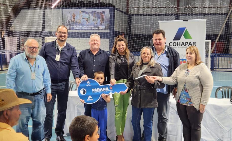 Em Coronel Domingos Soares, 29 famílias recebem moradias financiadas pela Cohapar