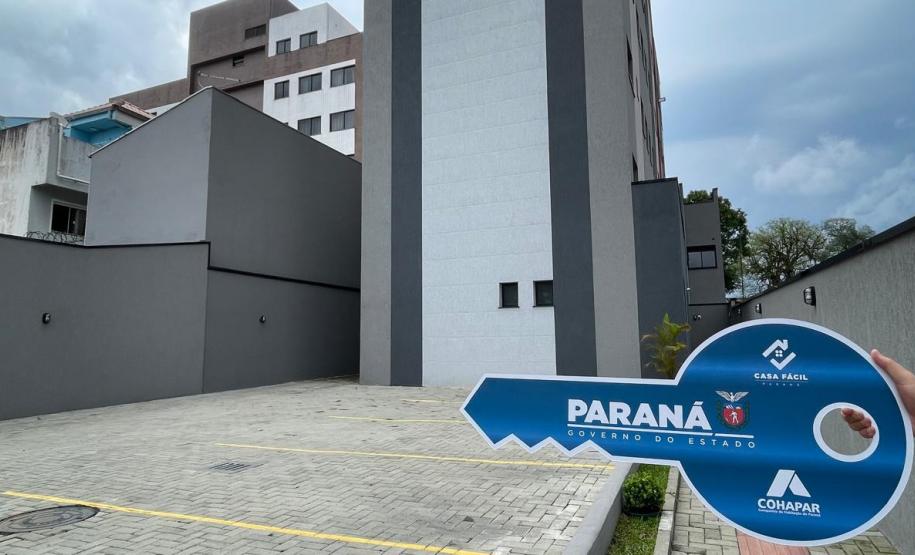 Cohapar entrega empreendimento com 24 apartamentos na capital