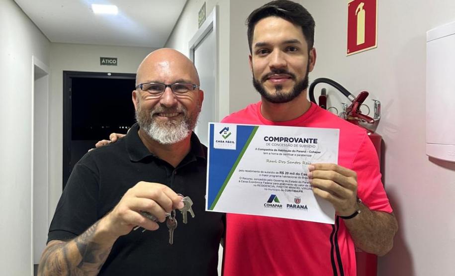 Cohapar entrega empreendimento com 24 apartamentos na capital