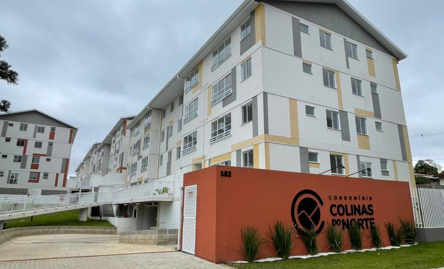 Cohapar entrega residencial com 184 casas e apartamentos em Curitiba