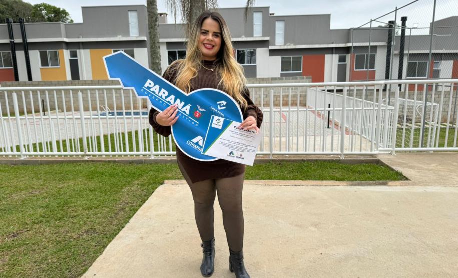 Cohapar entrega residencial com 184 casas e apartamentos em Curitiba