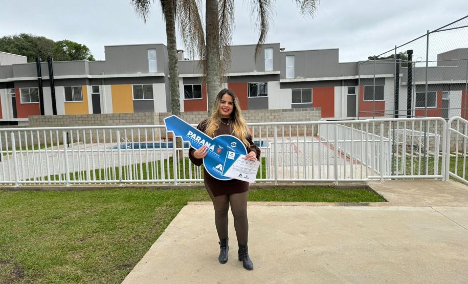 Cohapar entrega residencial com 184 casas e apartamentos em Curitiba