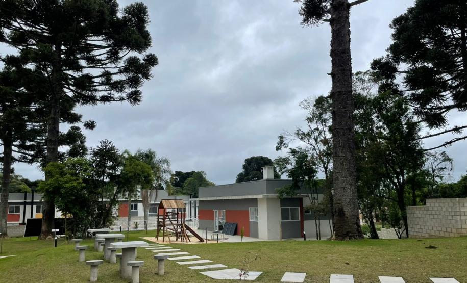 Cohapar entrega residencial com 184 casas e apartamentos em Curitiba