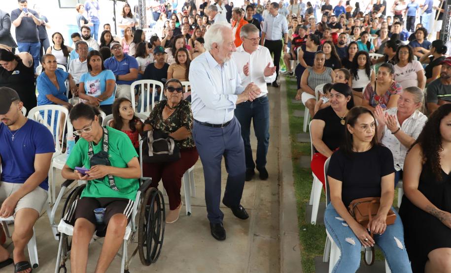 Programa Casa Fácil: vice-governador entrega residencial com 240 unidades em Londrina