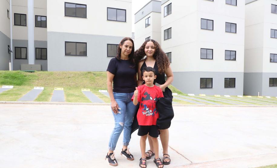 Programa Casa Fácil: vice-governador entrega residencial com 240 unidades em Londrina