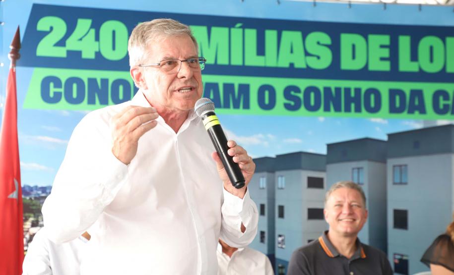 Programa Casa Fácil: vice-governador entrega residencial com 240 unidades em Londrina