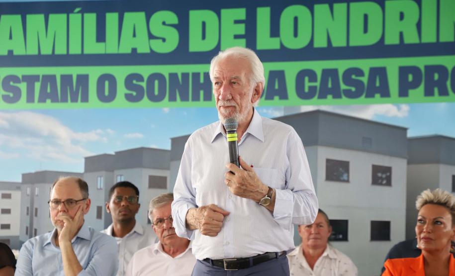 Programa Casa Fácil: vice-governador entrega residencial com 240 unidades em Londrina