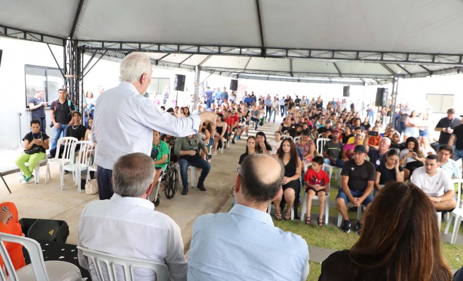 Programa Casa Fácil: vice-governador entrega residencial com 240 unidades em Londrina