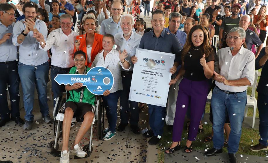 Programa Casa Fácil: vice-governador entrega residencial com 240 unidades em Londrina
