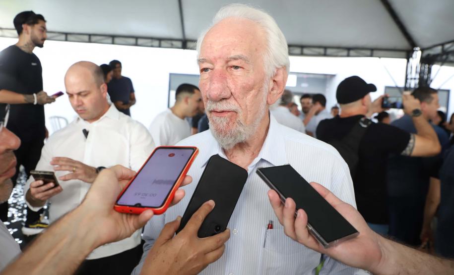 Programa Casa Fácil: vice-governador entrega residencial com 240 unidades em Londrina