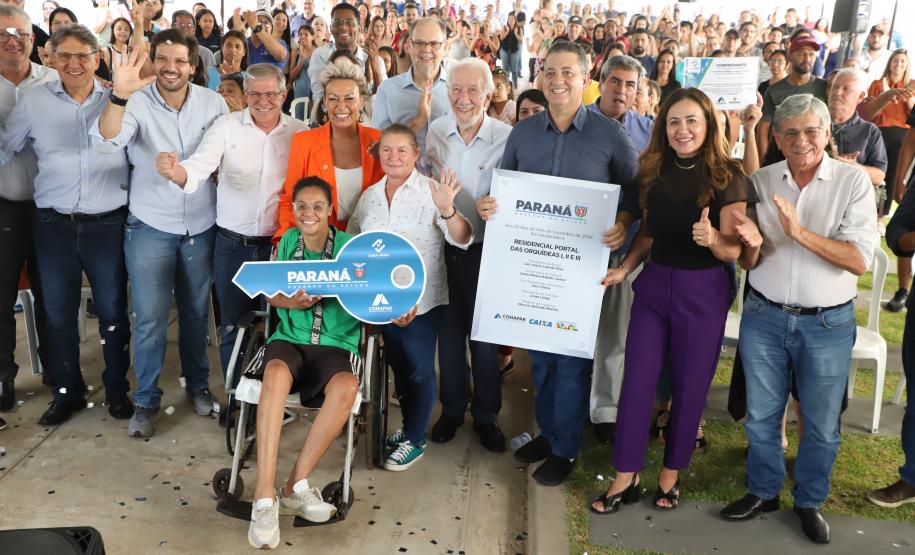 Programa Casa Fácil: vice-governador entrega residencial com 240 unidades em Londrina