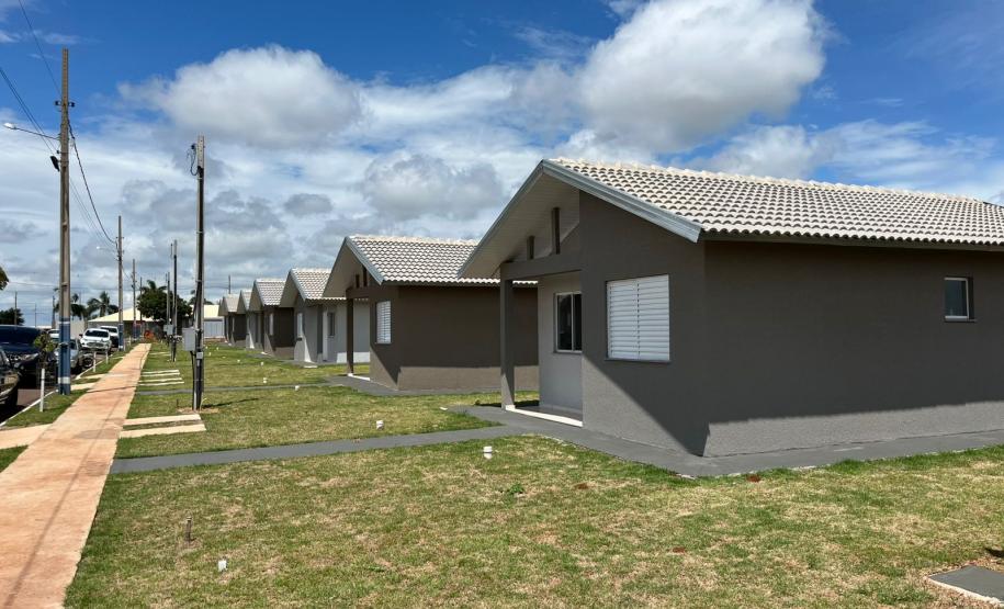 62 famílias de Loanda recebem as chaves da casa própria com ajuda do Governo do Estado