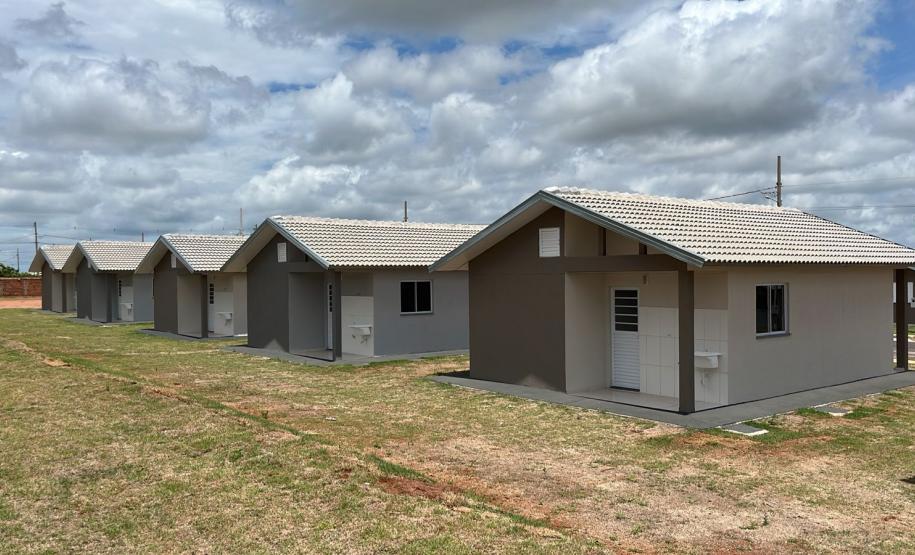 62 famílias de Loanda recebem as chaves da casa própria com ajuda do Governo do Estado