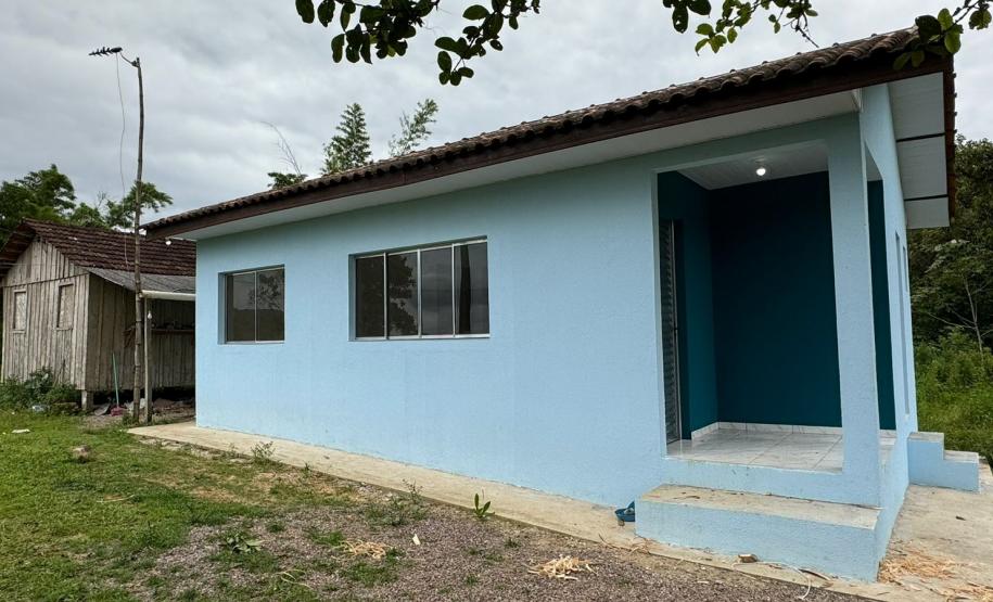 Cohapar entrega moradias para famílias quilombolas de Guaraqueçaba