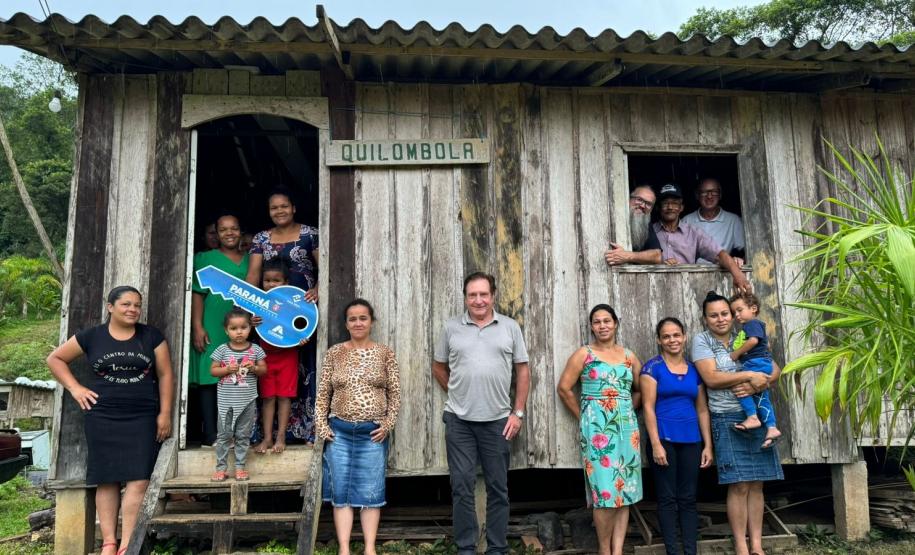 Cohapar entrega moradias para famílias quilombolas de Guaraqueçaba