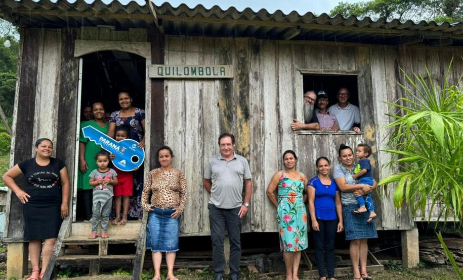 Cohapar entrega moradias para famílias quilombolas de Guaraqueçaba