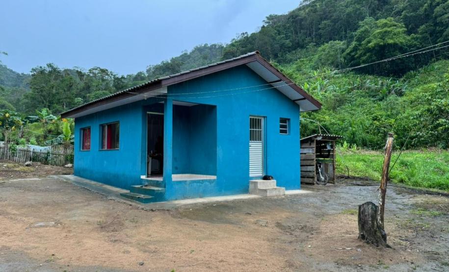 Cohapar entrega moradias para famílias quilombolas de Guaraqueçaba
