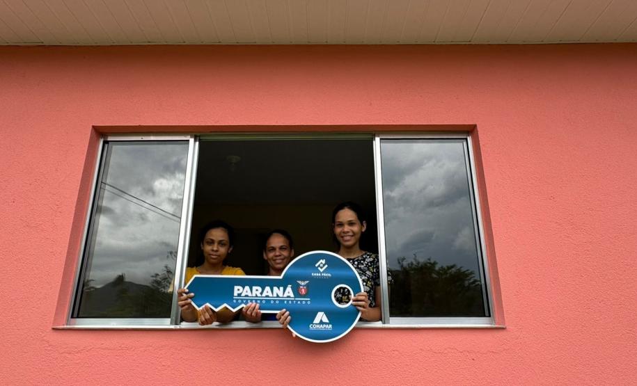 Cohapar entrega moradias para famílias quilombolas de Guaraqueçaba