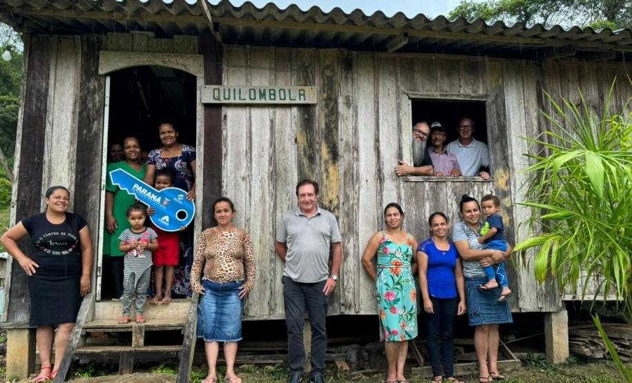 Cohapar entrega moradias para famílias quilombolas de Guaraqueçaba