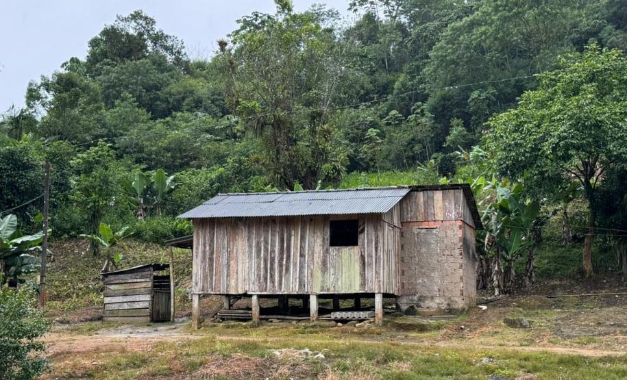 Cohapar entrega moradias para famílias quilombolas de Guaraqueçaba
