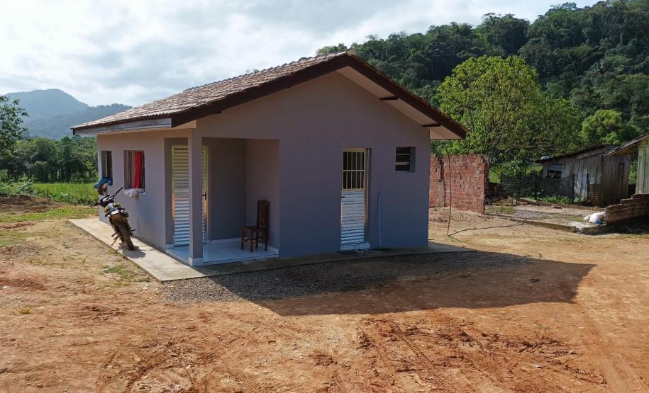 Cohapar entrega moradias para famílias quilombolas de Guaraqueçaba