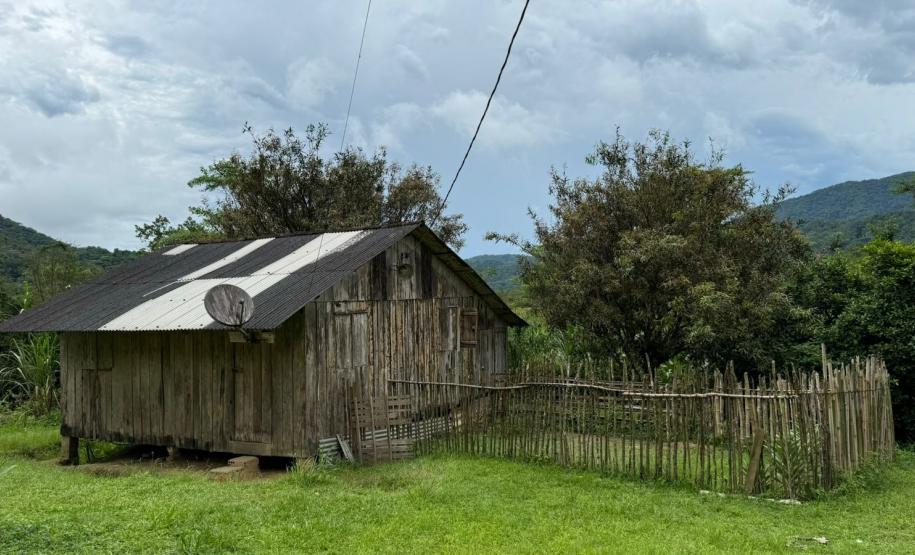 Cohapar entrega moradias para famílias quilombolas de Guaraqueçaba