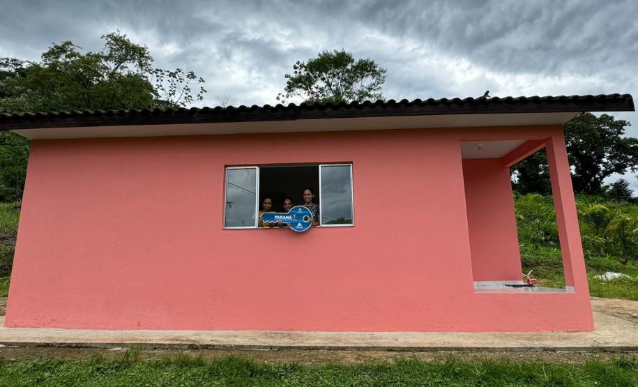 Cohapar entrega moradias para famílias quilombolas de Guaraqueçaba