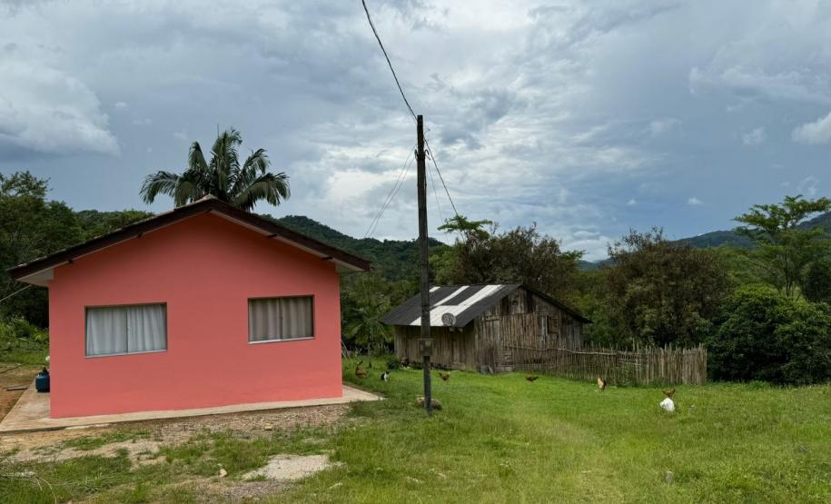 Cohapar entrega moradias para famílias quilombolas de Guaraqueçaba