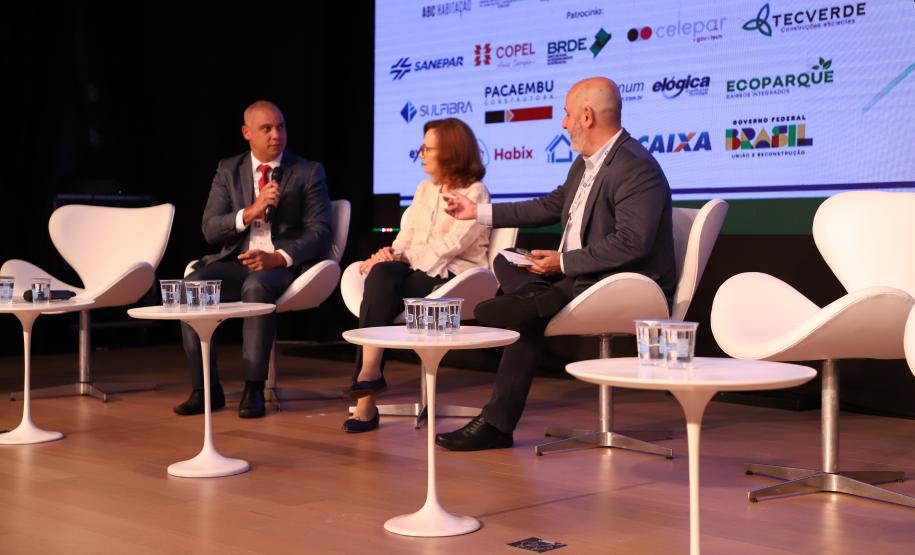 Painéis debatem programas, parcerias e fontes de financiamento para habitação