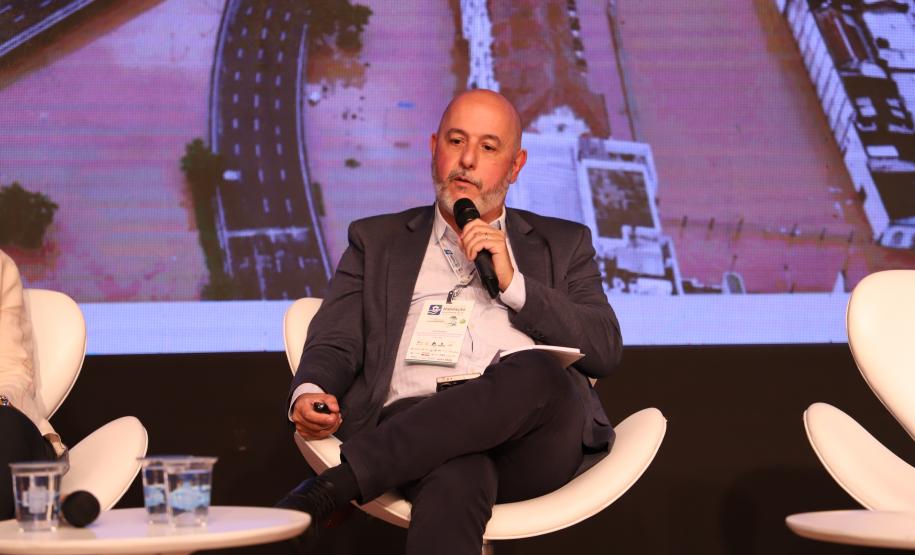 Painéis debatem programas, parcerias e fontes de financiamento para habitação