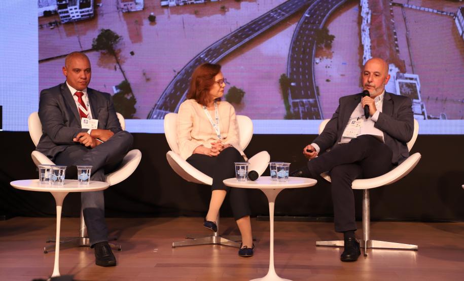 Painéis debatem programas, parcerias e fontes de financiamento para habitação