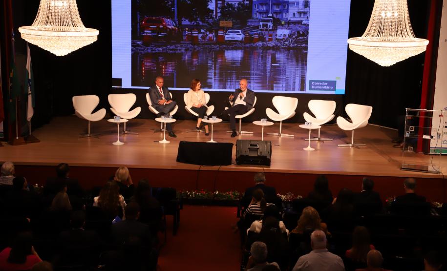 Painéis debatem programas, parcerias e fontes de financiamento para habitação