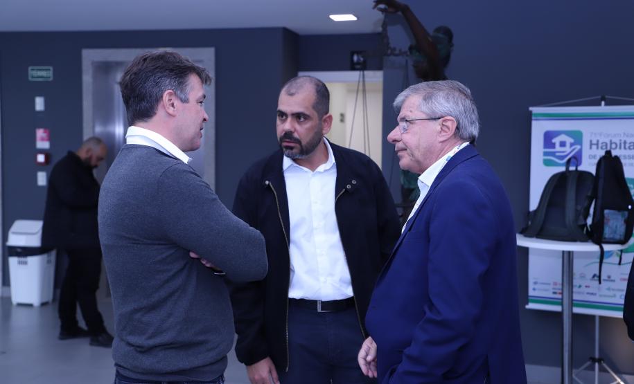 Painéis debatem programas, parcerias e fontes de financiamento para habitação